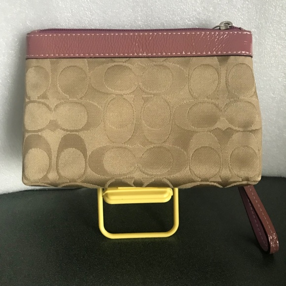 Coach Khaki/Pink Canvas Leather Signature C Corner Zip Pleated Wristlet - Picture 11 of 16